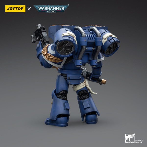 Warhammer Collectibles: 1 18 Scale Ultramarines Vanguard Veteran with Chainsword and Bolt Pistol Online now